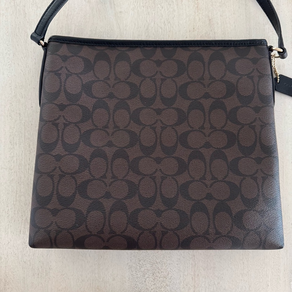 Coach Signature Crossbody - Picture 5 of 10